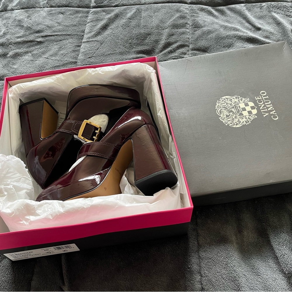 Vince Camuto Burgundy high heel loafer pump with gold buckle new in box size 5
